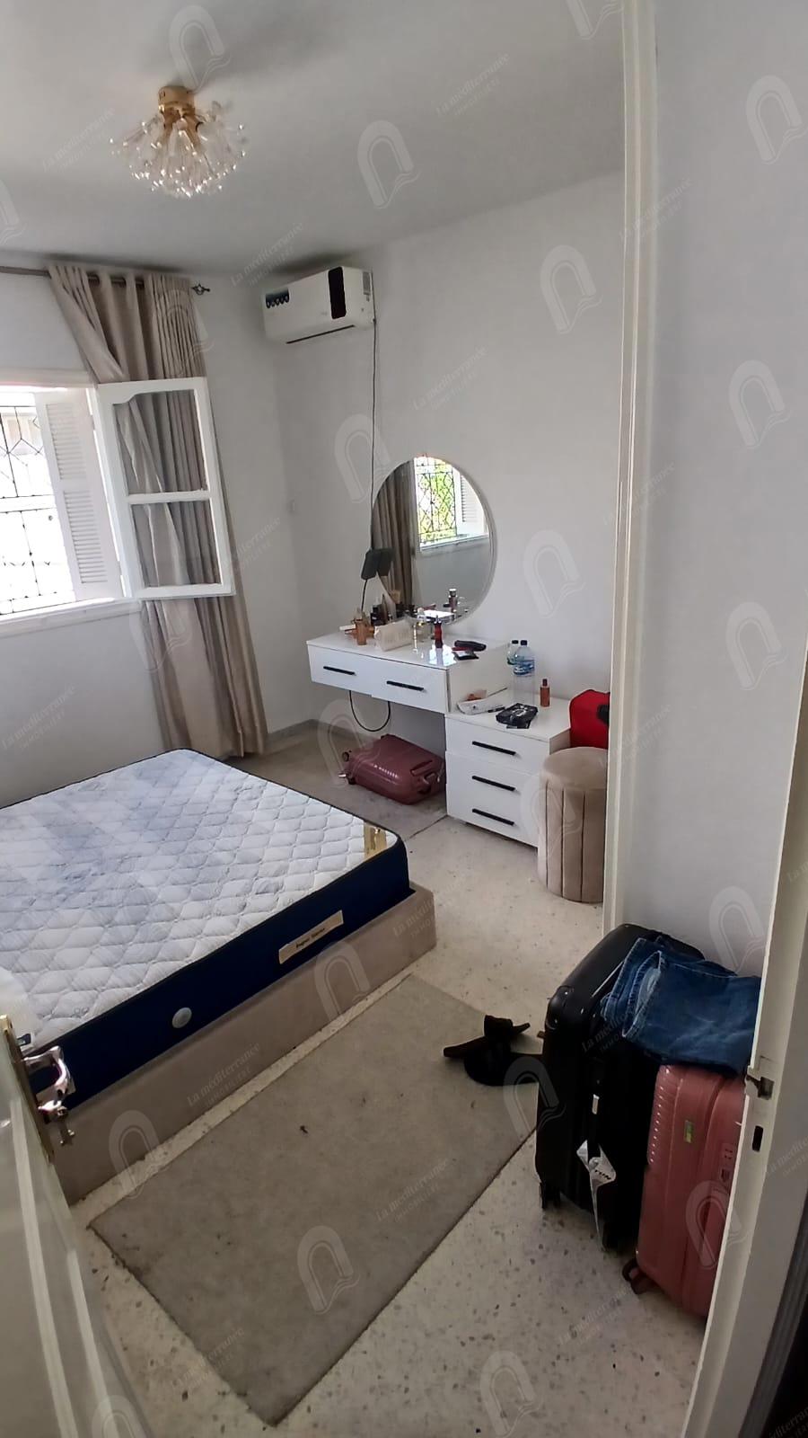 A loue rvilla S+4 de style duplex, indépendante au bardo