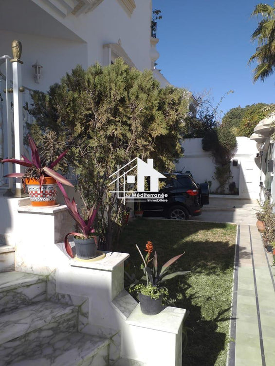 A vendre une villa a L'aouina
