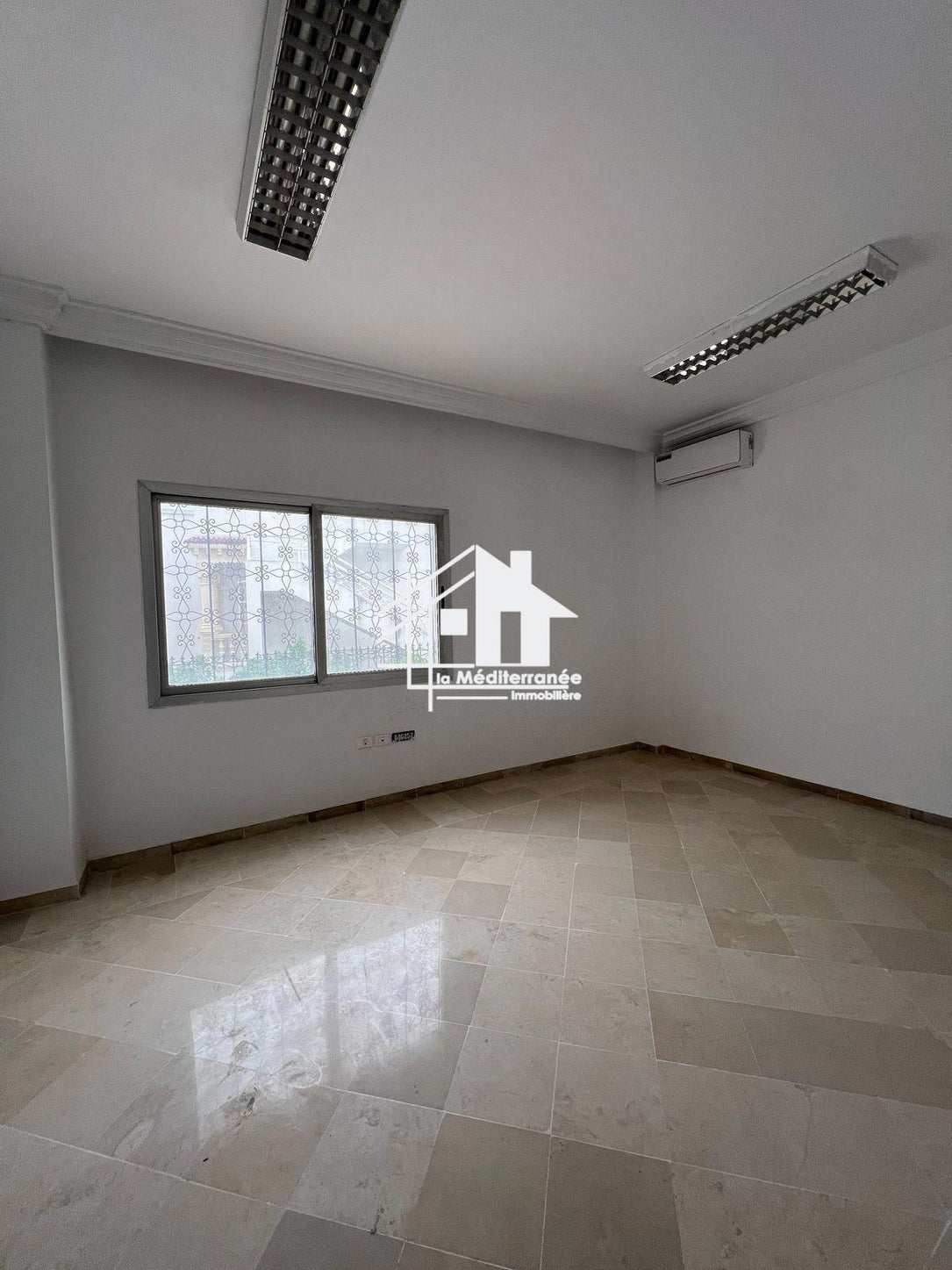 A louer un bureau H+1 au Bardo