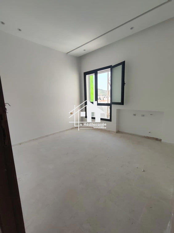 A vendre S+2 neuf a Cité Ghazela