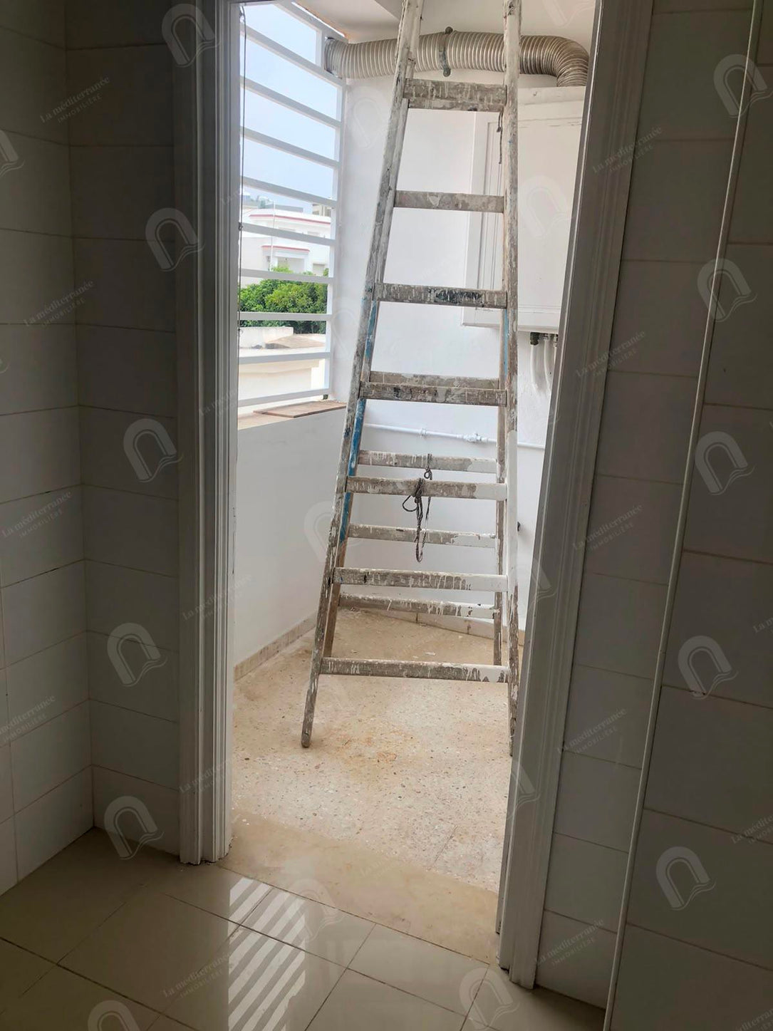 A louer un appartement s+3 à jardin d'el menzah 2