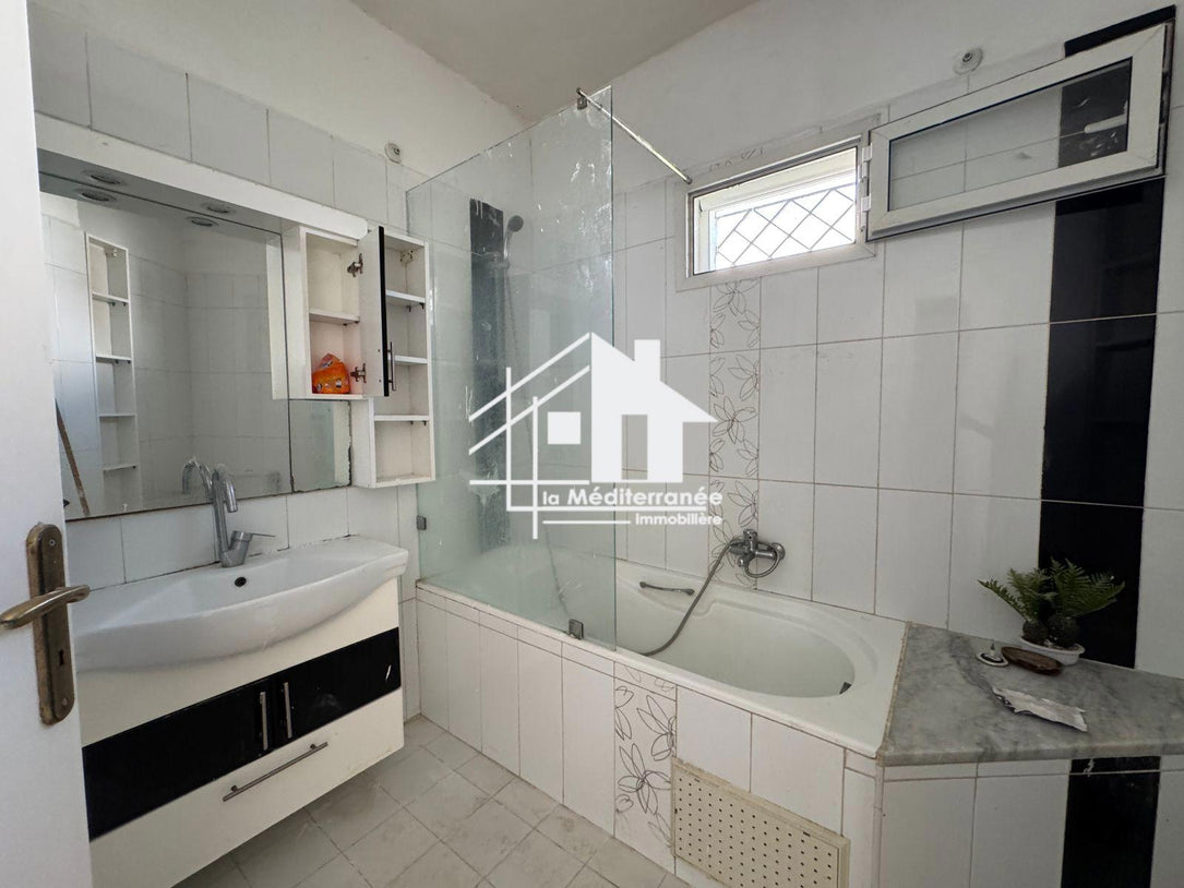 Un Duplex S+3 avec Jardin a la Marsa