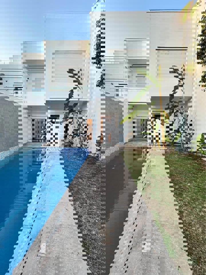 une villa S+5 a gammarth