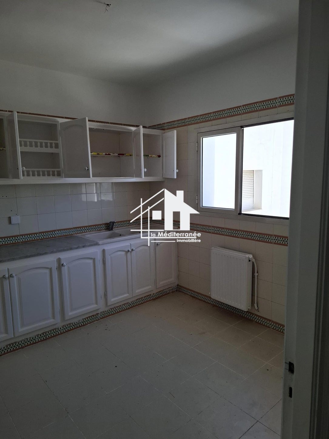 A vendre s+3 a la Soukra