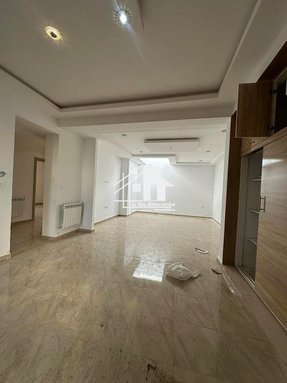 Etage de villa à Megrine Jawhra