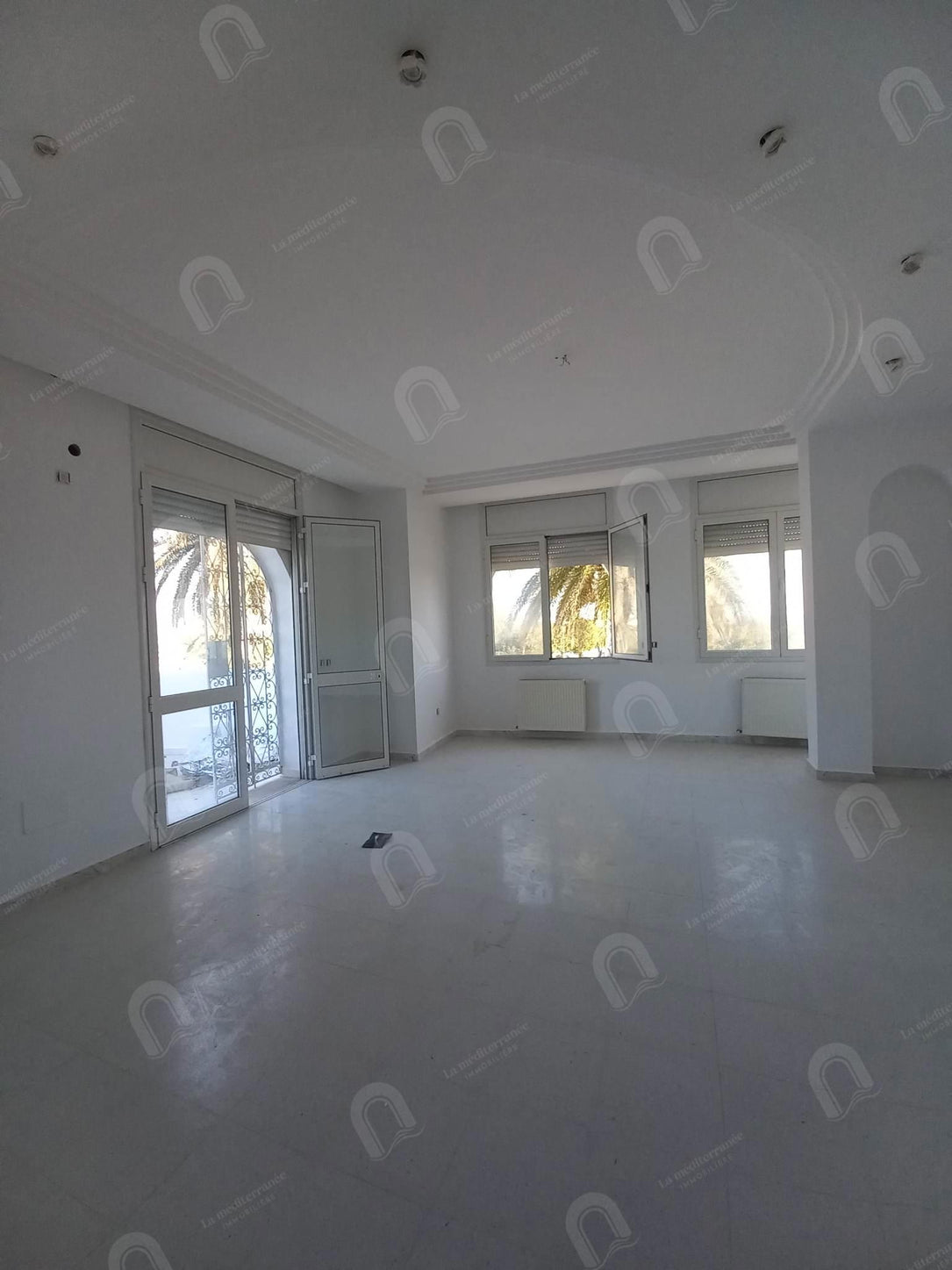 Appartement s+3 spacieux à Rades plage