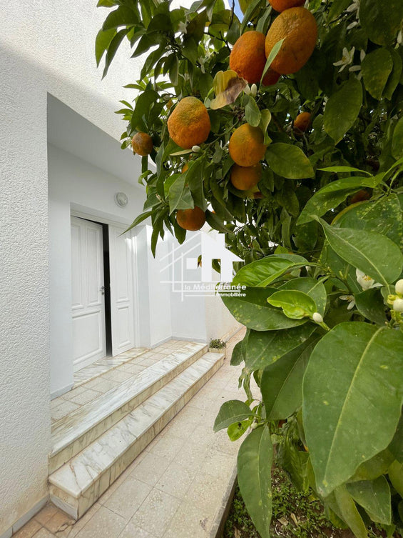 À louer – Rez-de-chaussée d’une villa S+2 aux Jardins d’El Menzah 2