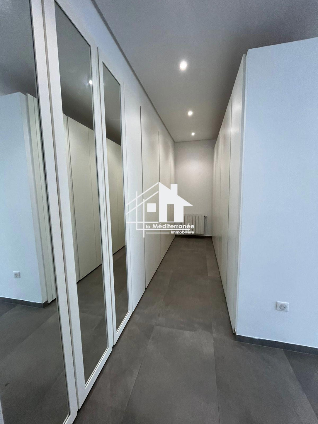 A louer une villa s+4 à Gammarth