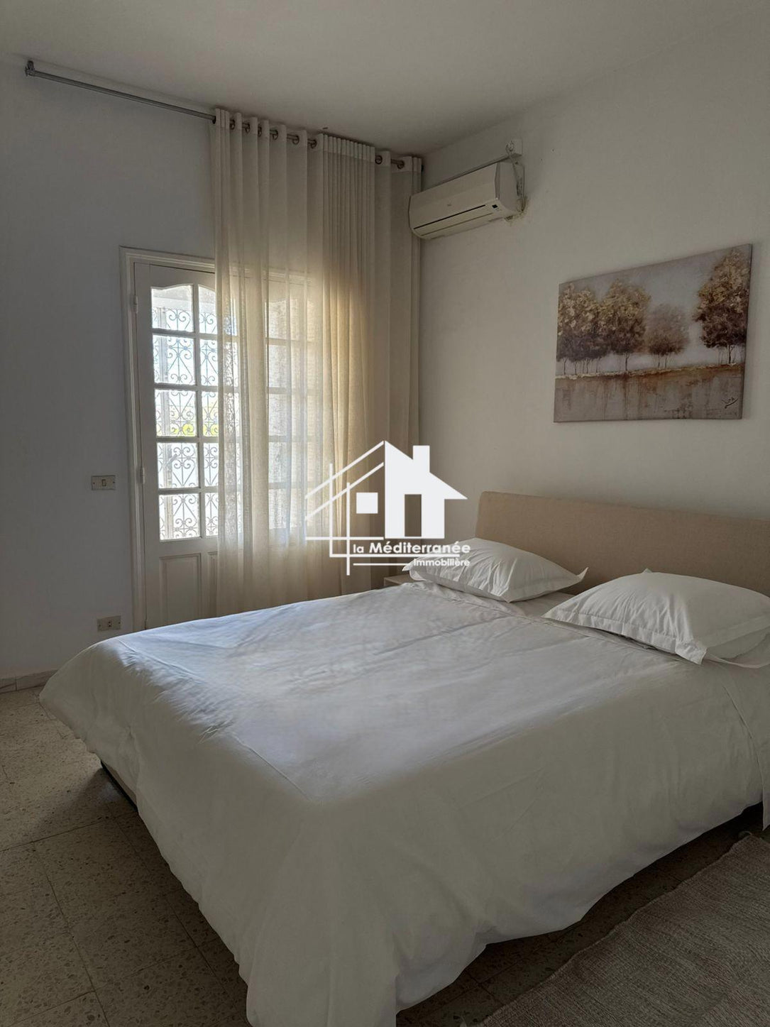 A louer une villa s+5 meublée à sidi Daoued