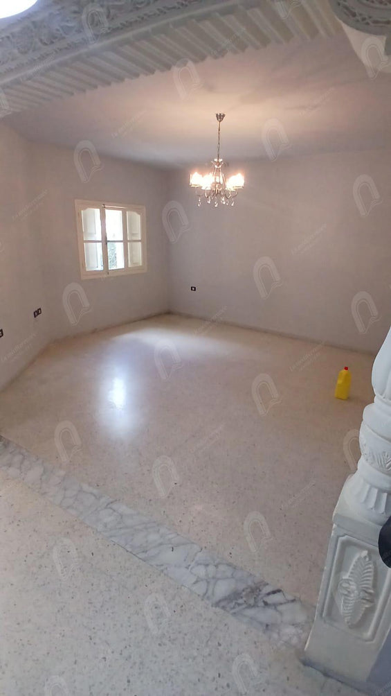 A loue rvilla S+4 de style duplex, indépendante au bardo