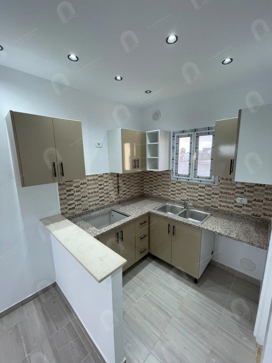 A louer appartement S+1 hst à denden