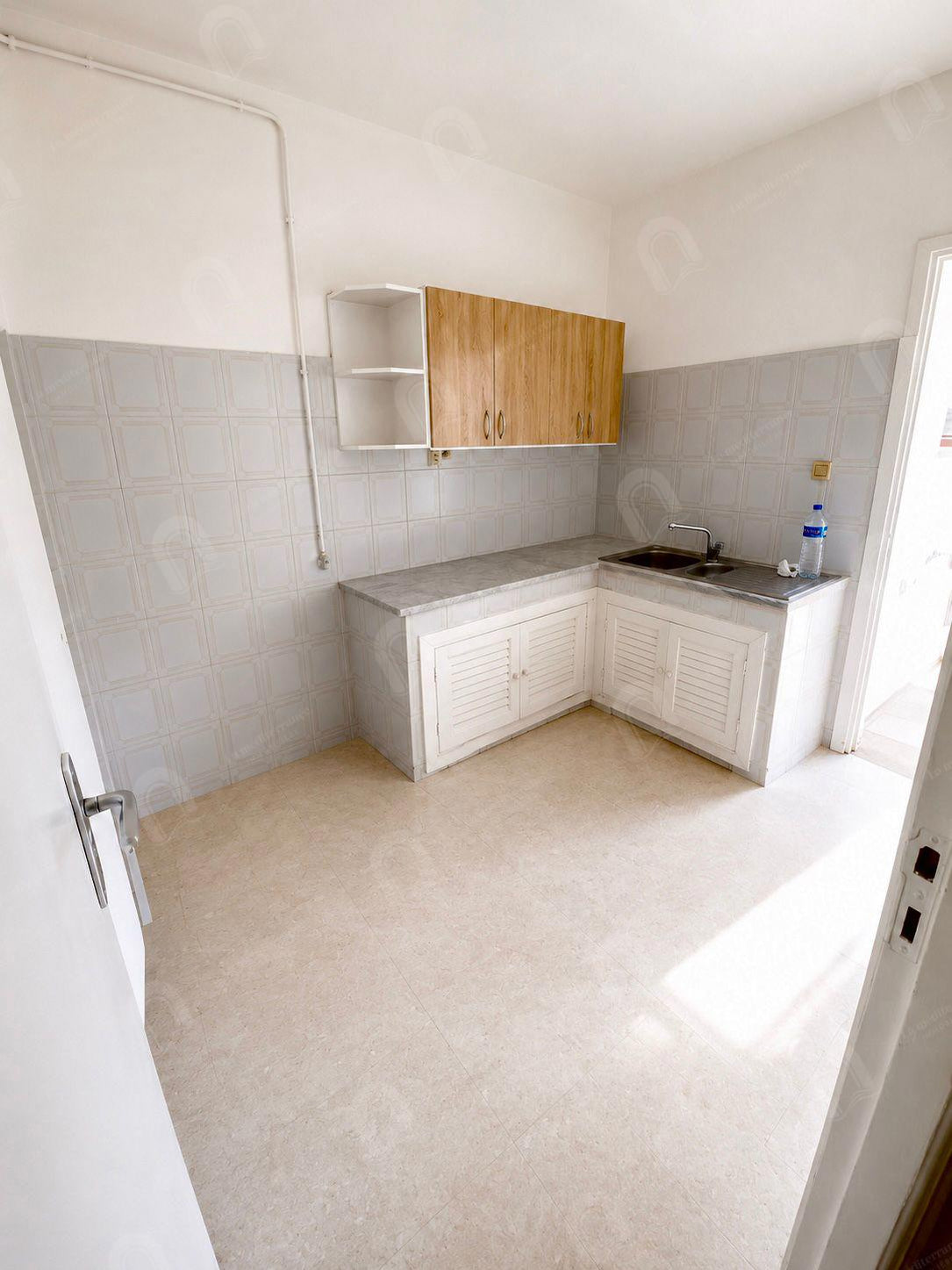A vendre appartement S+3 au Bardo 2