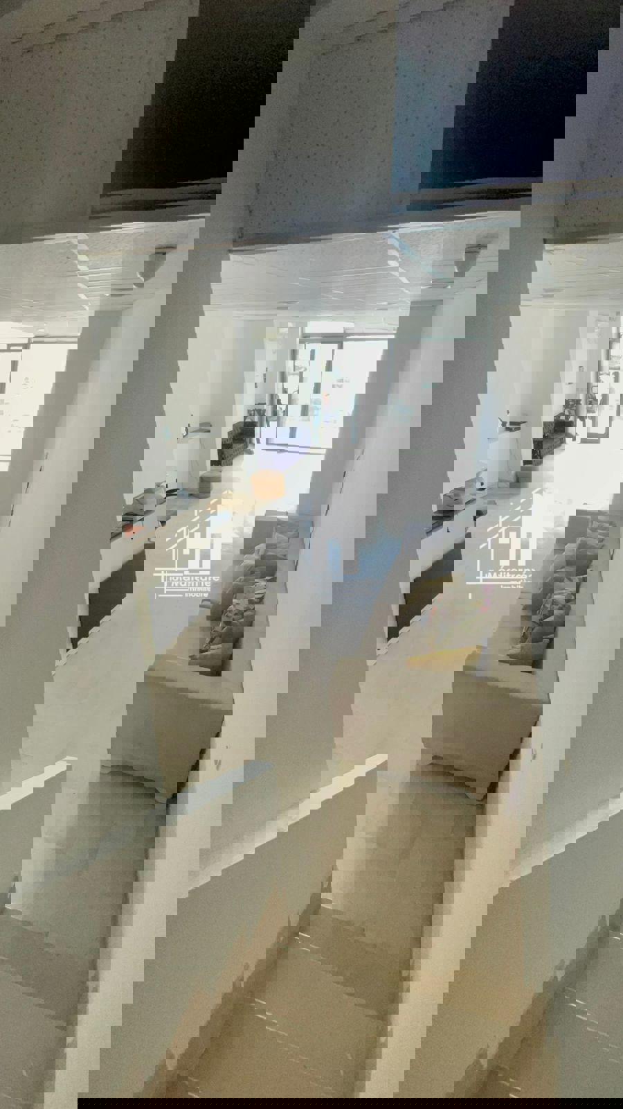 a vendre local 220 m² aux jardin el menzeh2