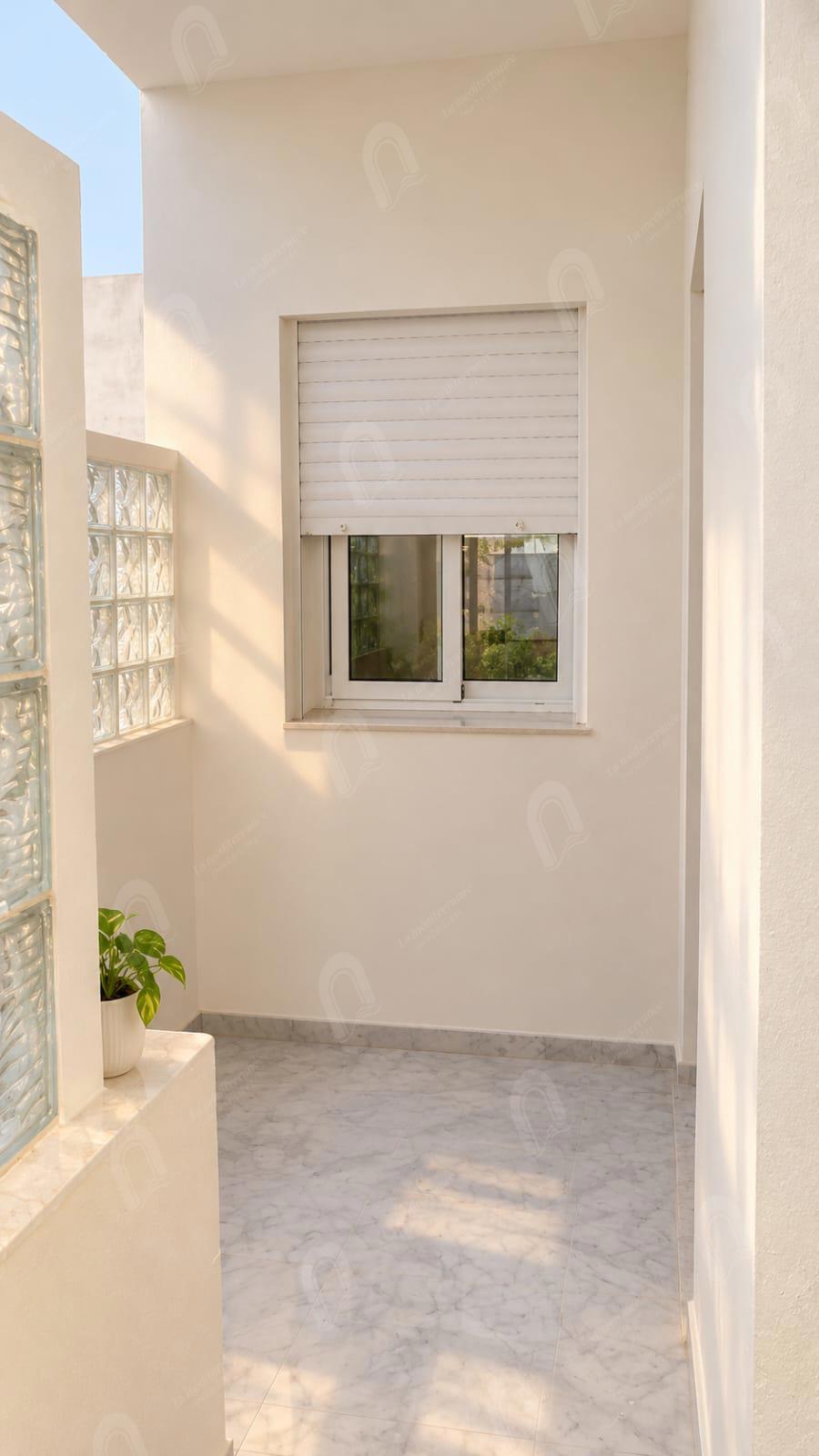 A louer un appartement S+3 à bouchoucha