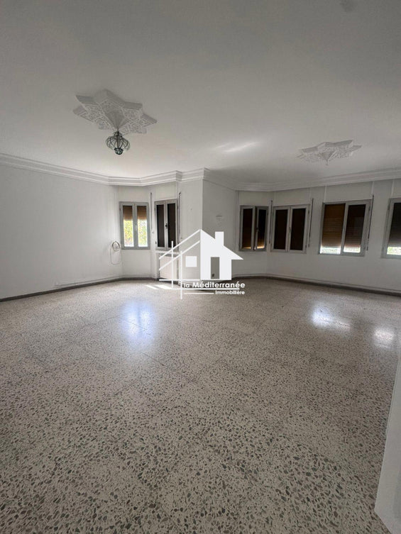 à louer un étage de villa s+3 au bardo