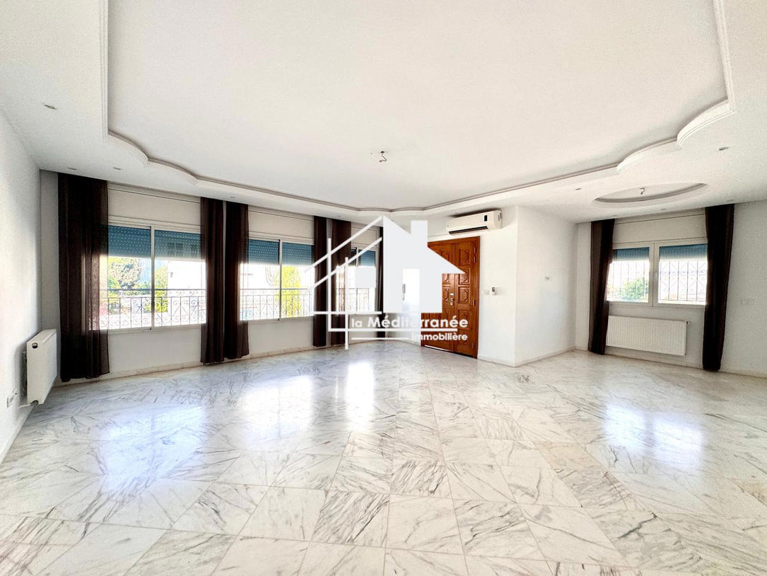 Etage de villa S+1 à la Marsa