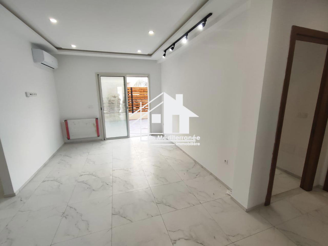 A louer un s+1 neuf avec belle terrasse