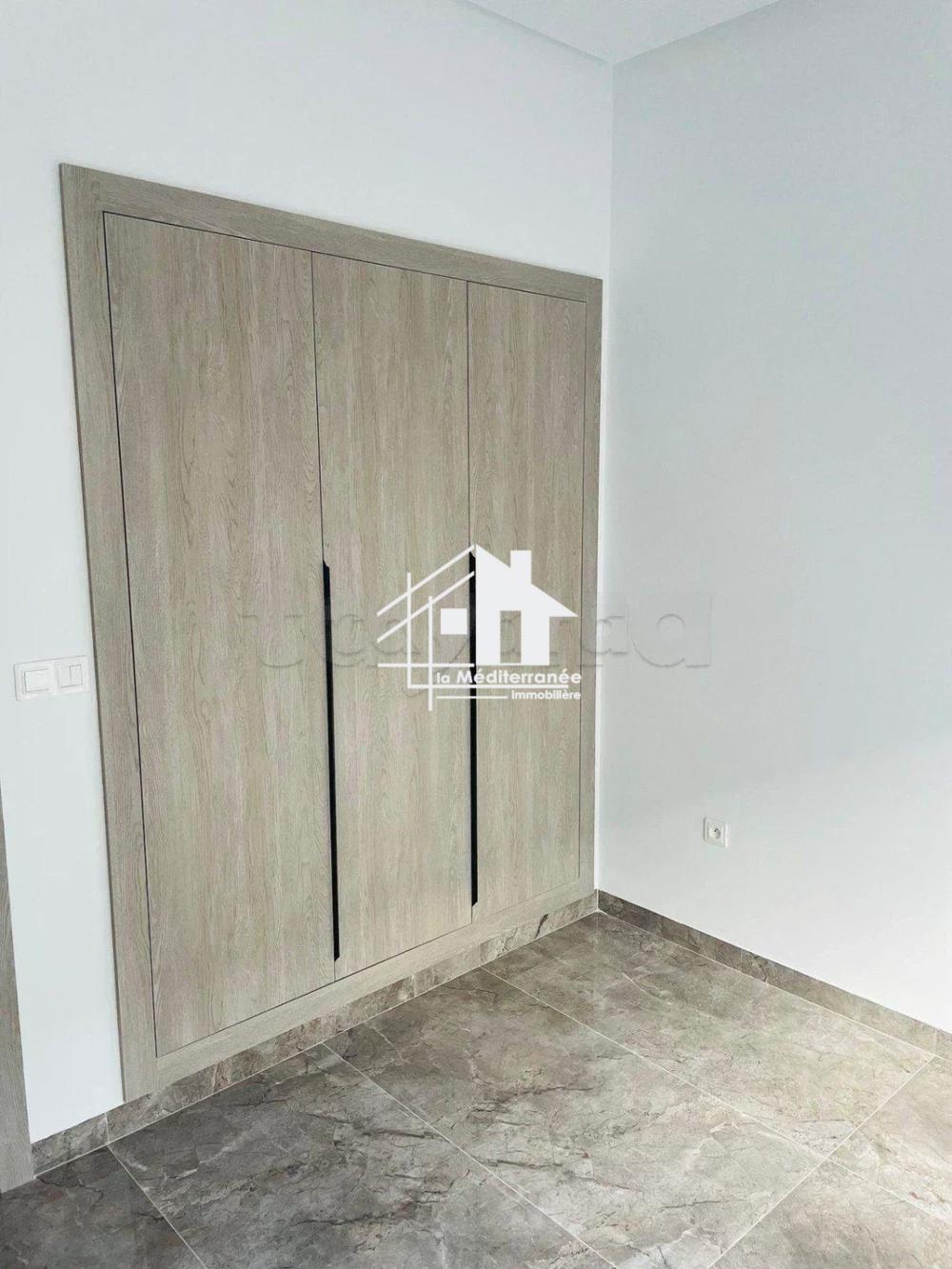 A louer appartement s1 neuf à Ennasr