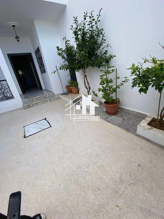 A louer étage de villa S+2 RDC à El Agba