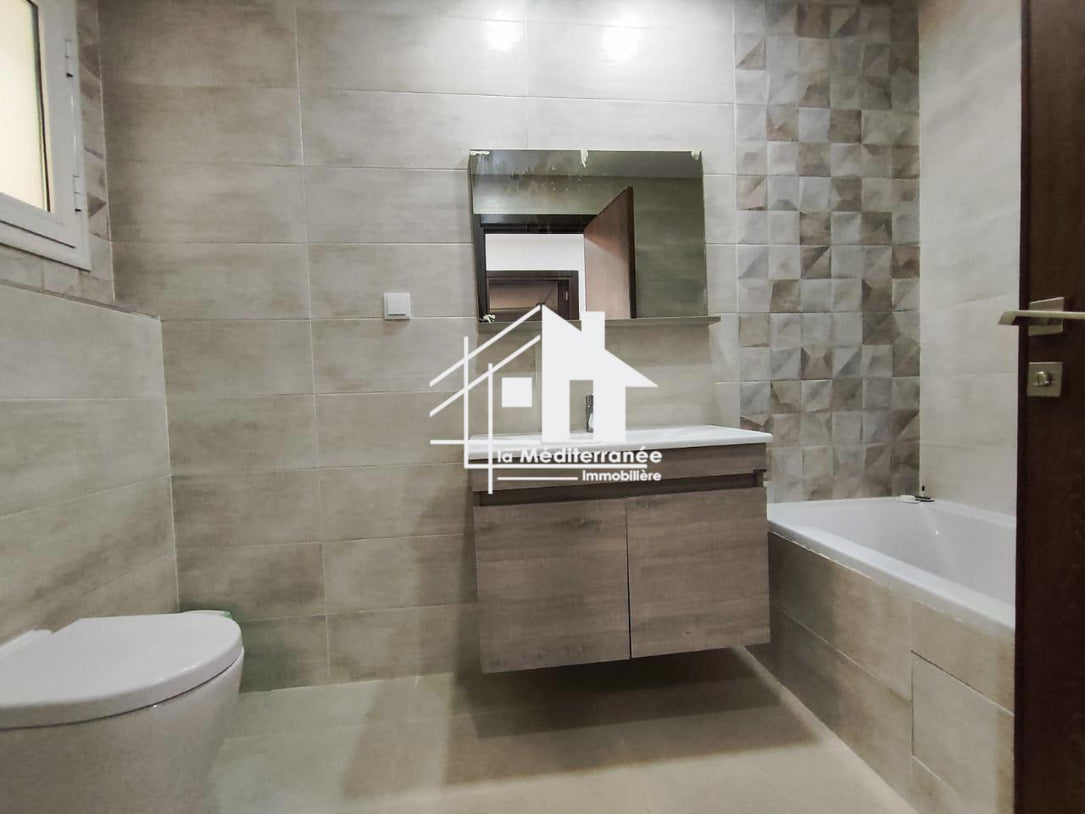 A vendre un S+2 de 127 m² à la soukra