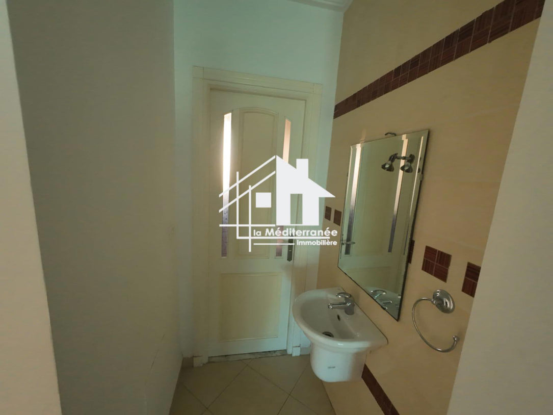 a louer étage de villa s+3 a Manouba