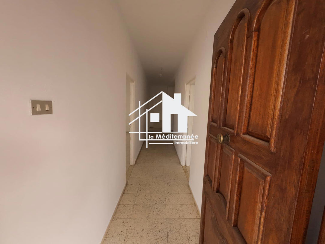 A louer étage de villa S+3 à manouba