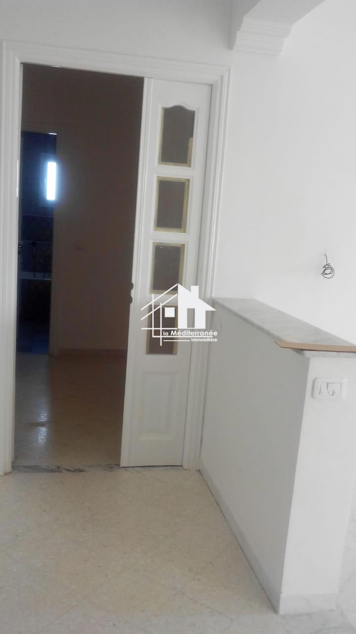 A louer étage de villa s+3 20 mars le bardo