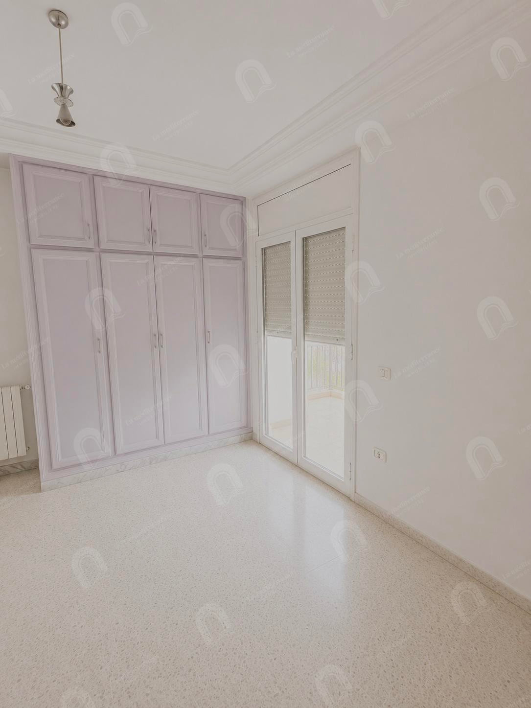 À louer appartement S+3 au bardo