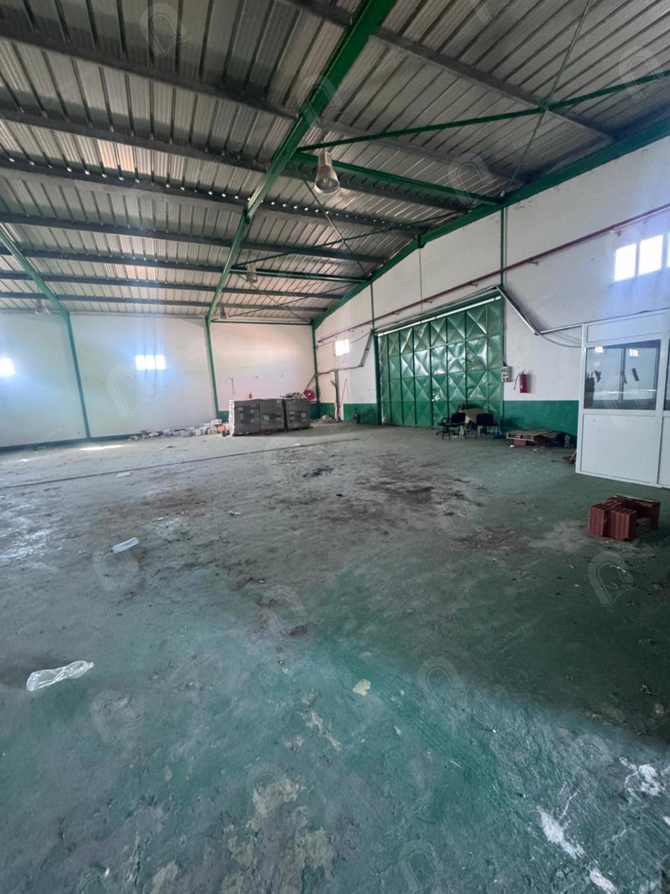 A louer une usine industrielle à El Fejja
