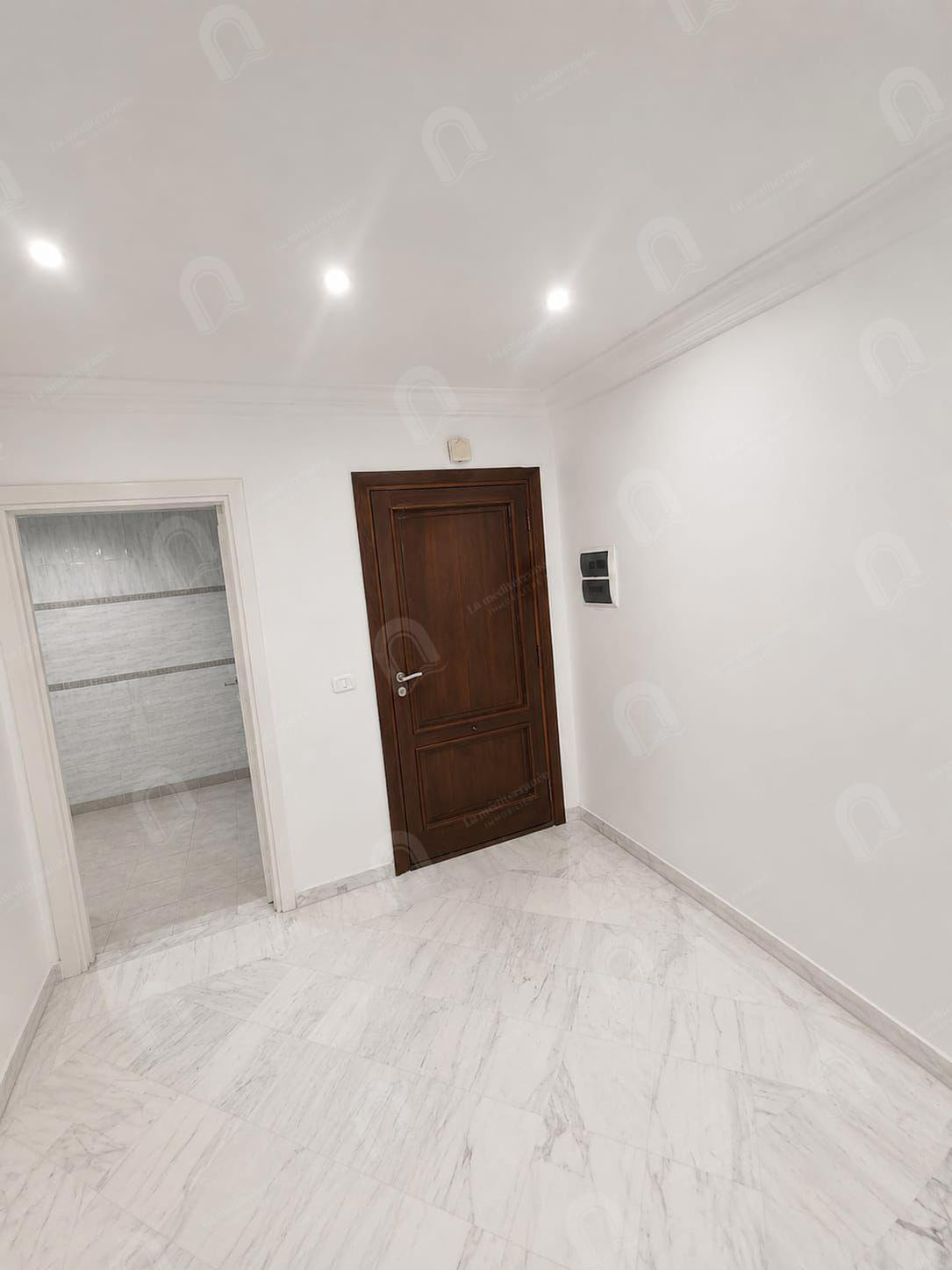 A vendre un appartement S+2 hst au bardo Bouchoucha