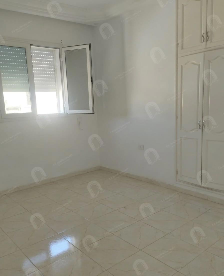 A louer étage de villa S+3 à cité skik bardo