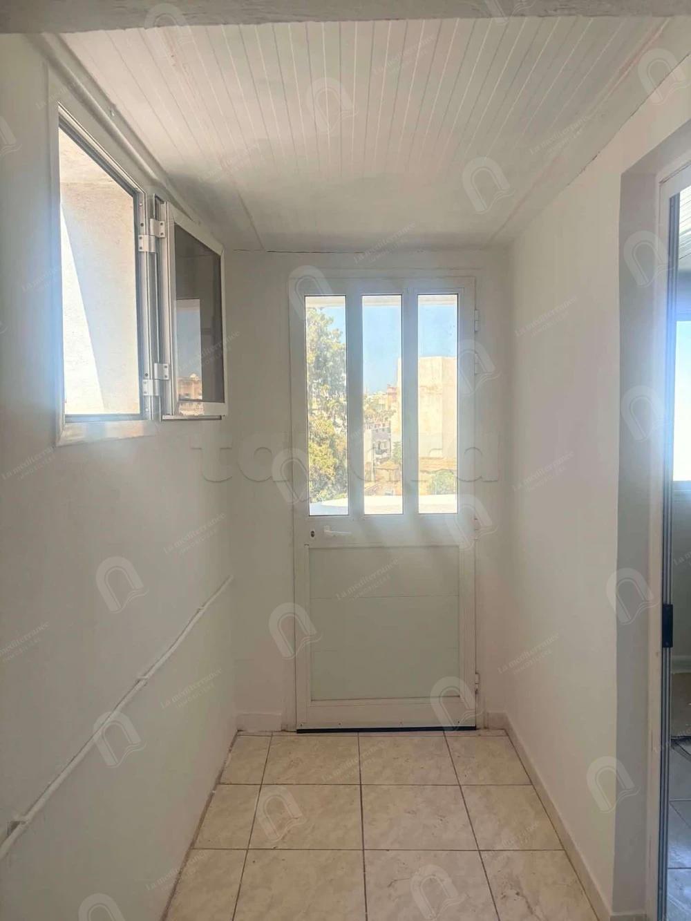 A louer appartement S+2 a beb lkhadhra