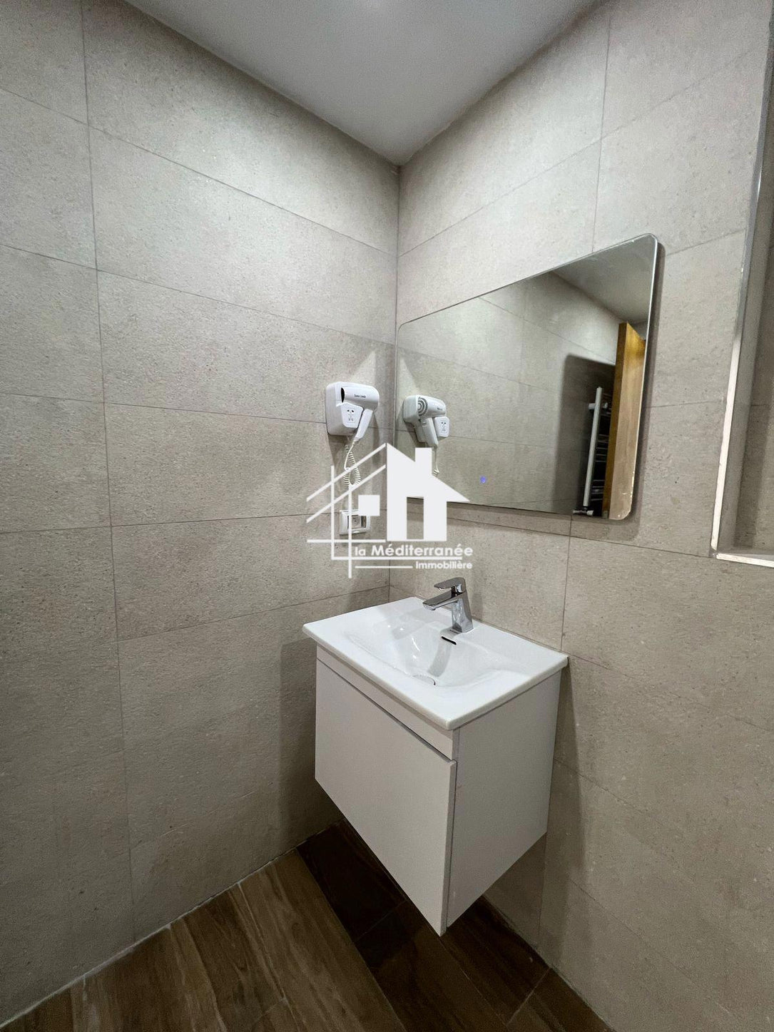 a louer appartement s+2 hst à manouba