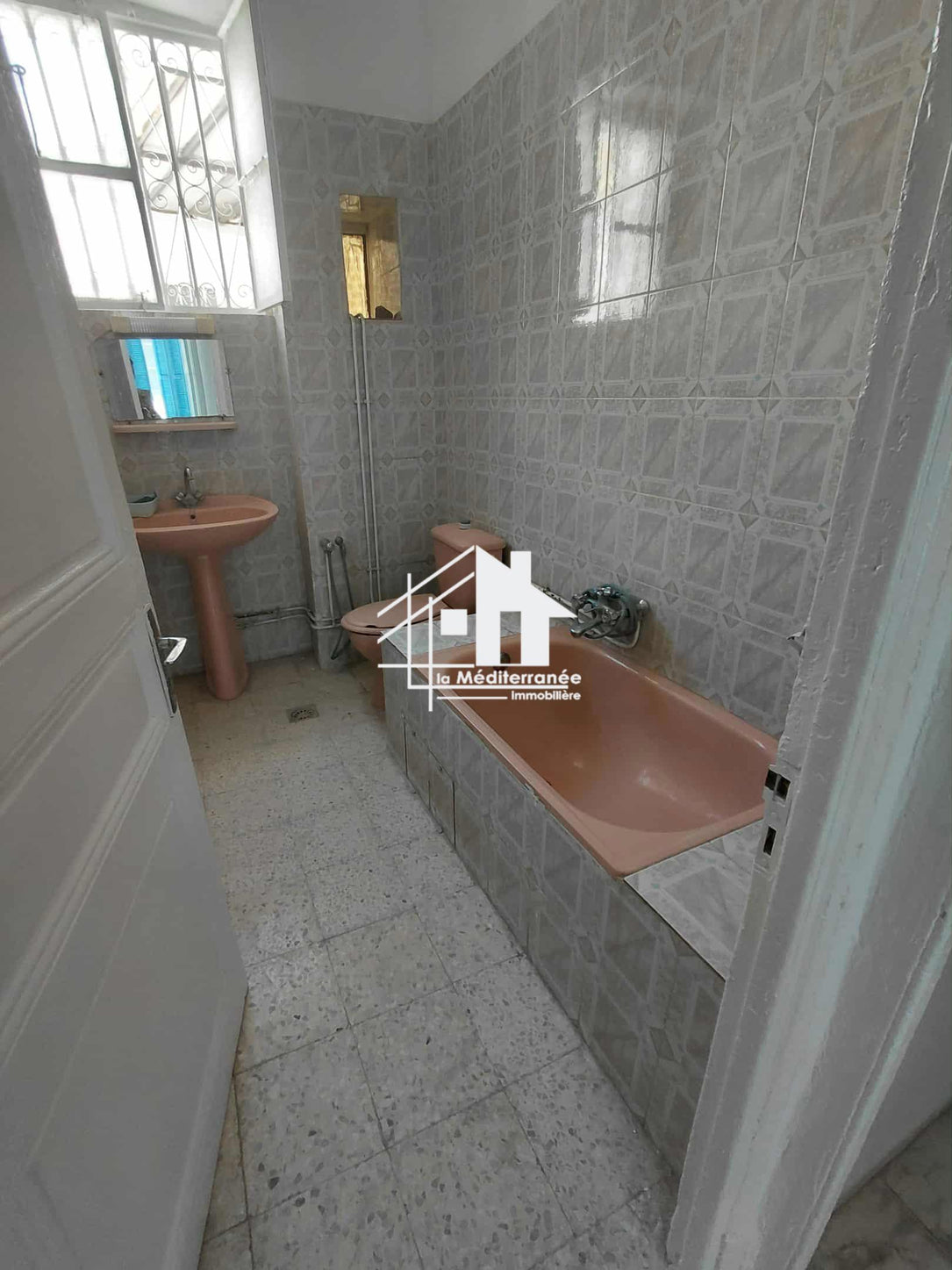 A louer appartement s2 à elMedina Tunis