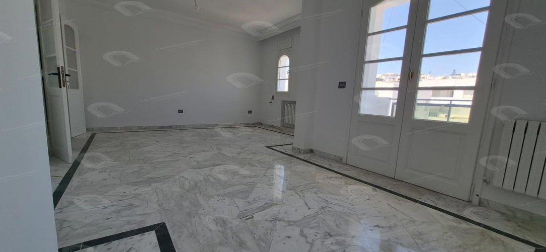 à louer un appartement s+2 à cité Ennasr