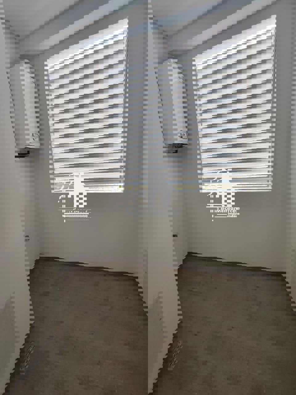 A louer un s+2 neuf à chotrana 1