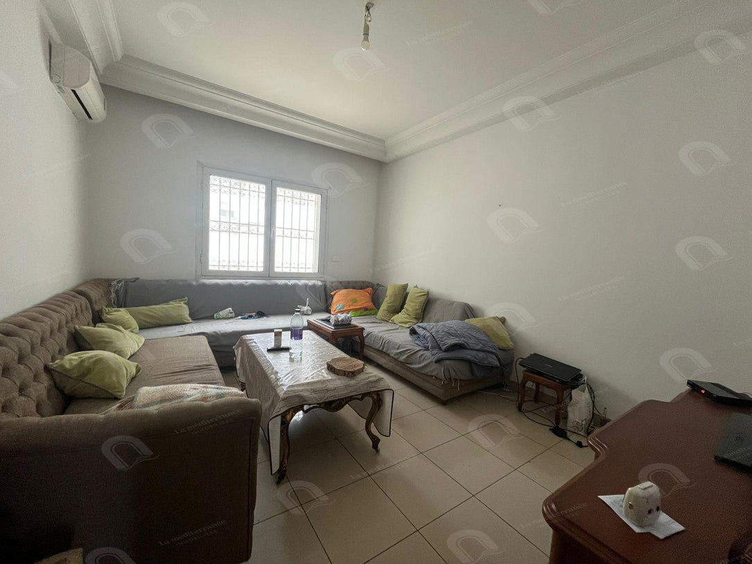 A louer Duplex s+4 vide à La Marsa Stade