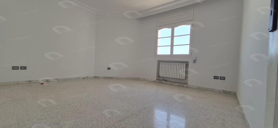 à louer un appartement s+2 à cité Ennasr