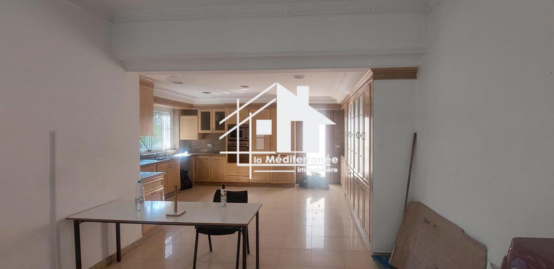 A louer villa avec piscine à l'aouina