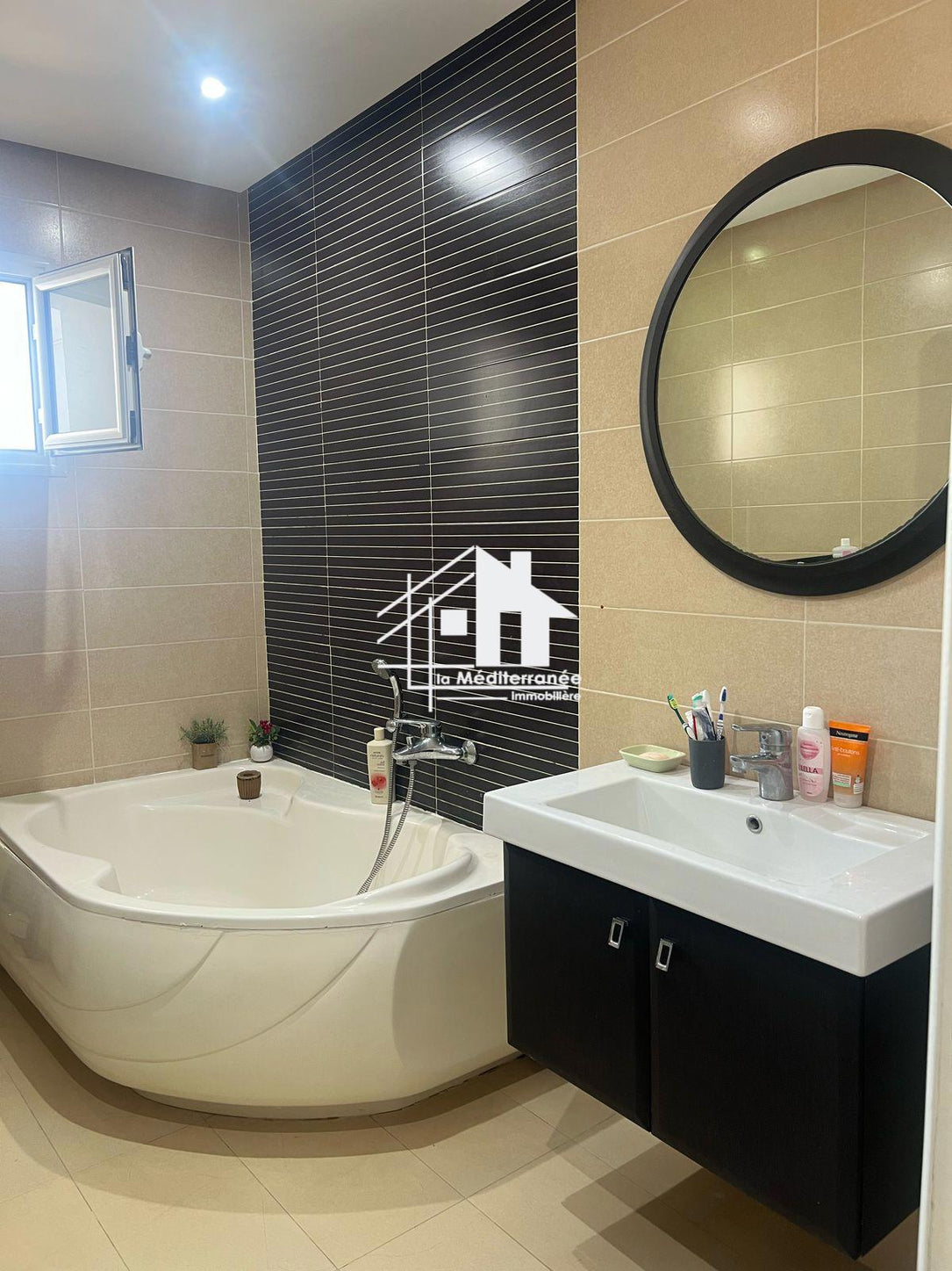 A louer étage de villa s+2 haut standing à Danden