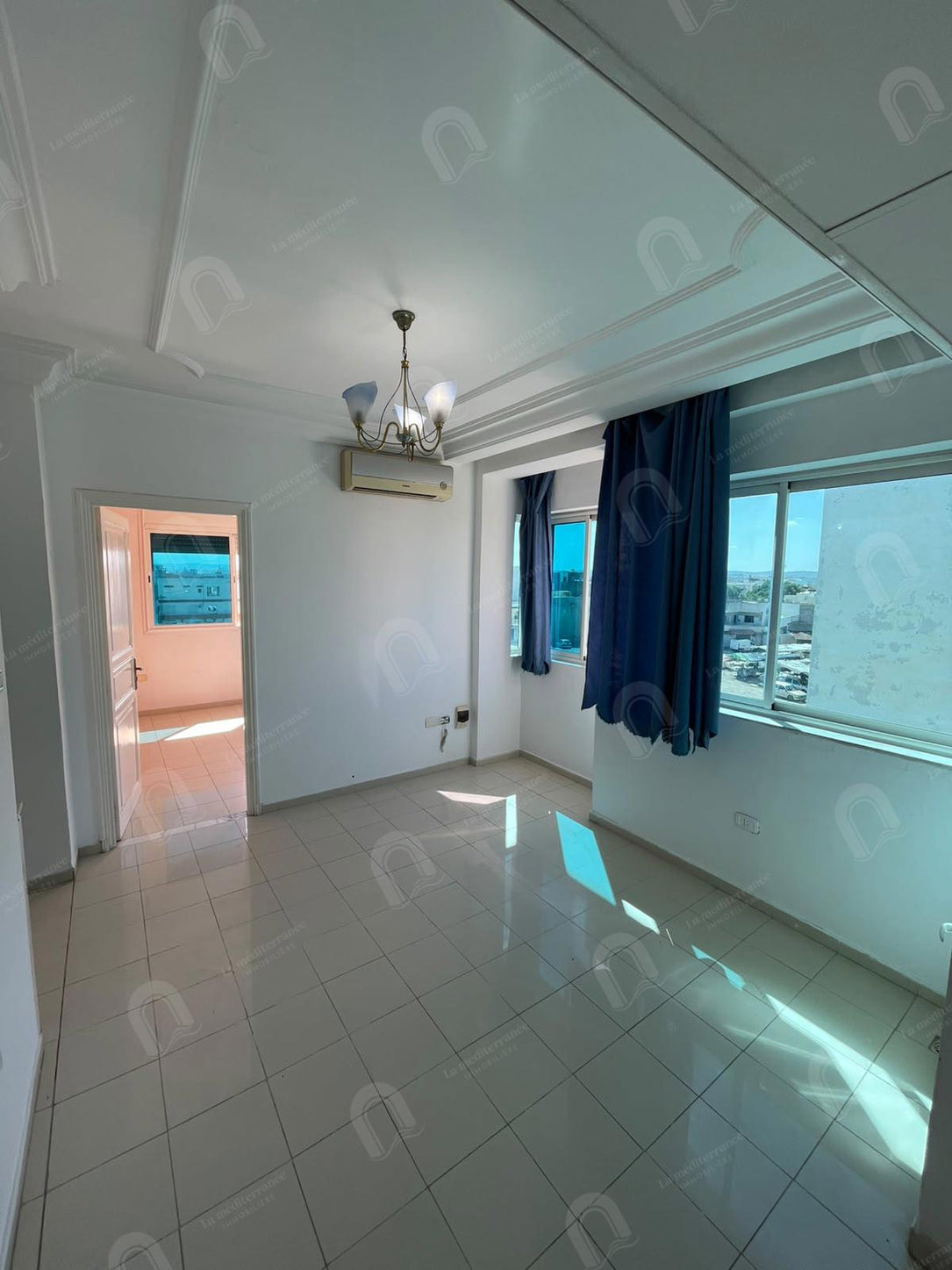 A vendre un appartement 2S+3 à khaznadar