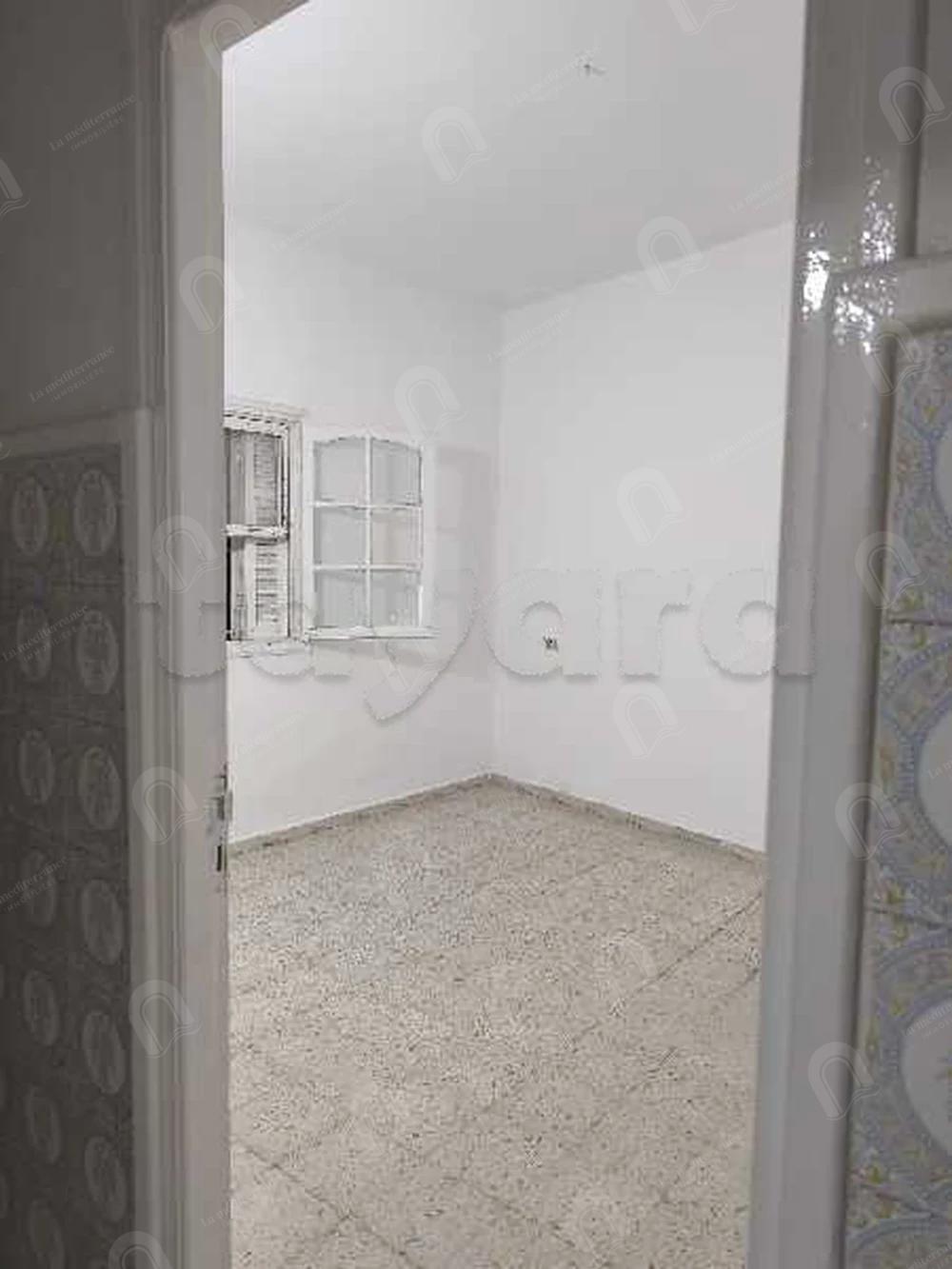 A louer appartement S+3 au centre ville