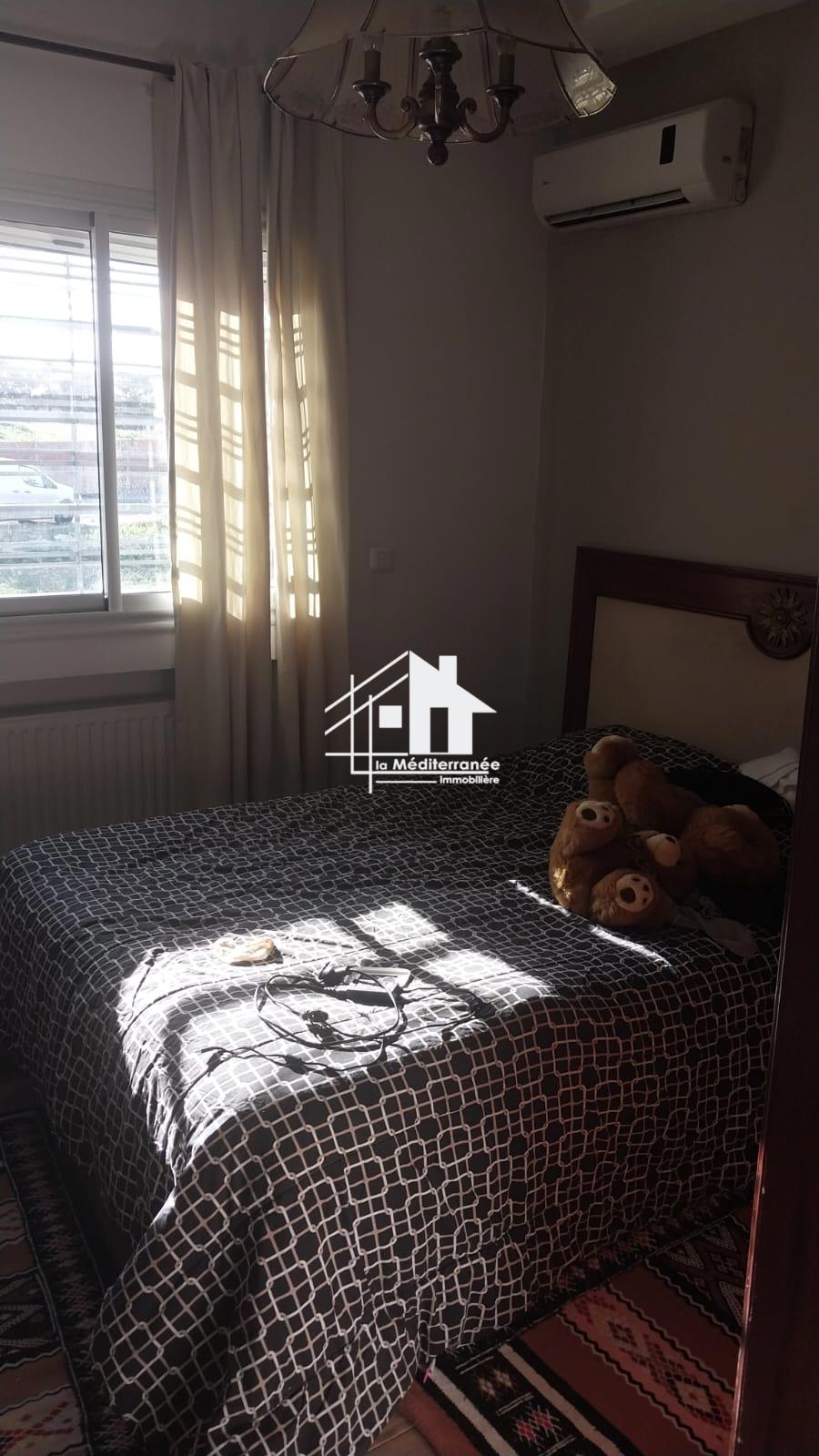 A vendre une villa s+4 à jardin d'el menzah