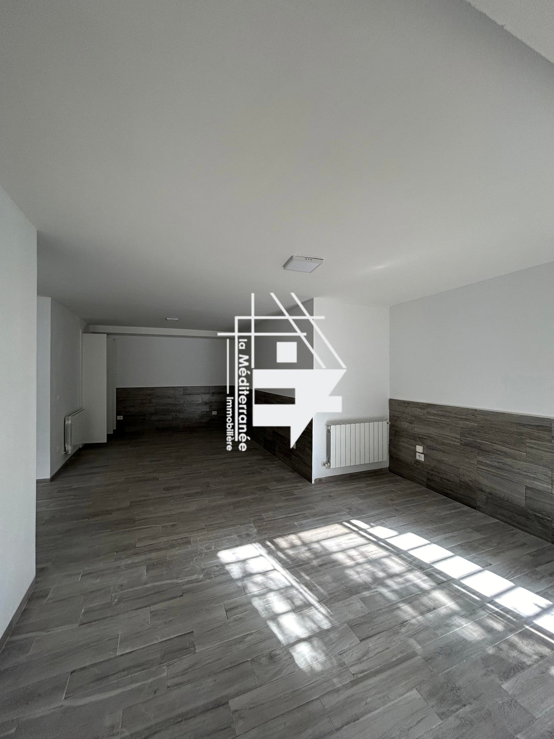 A louer un étage de villa  S+1 aux  Jardins d'El Menzah 2