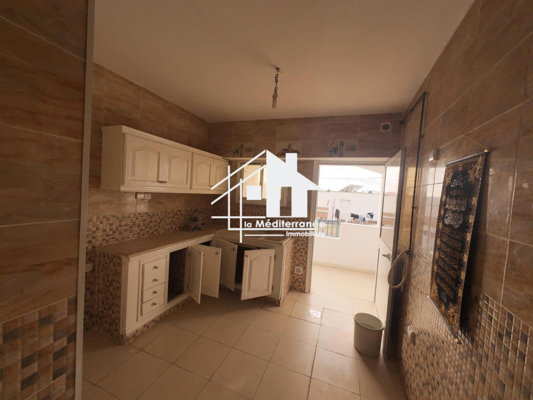 A louer étage de villa S+4 à manouba