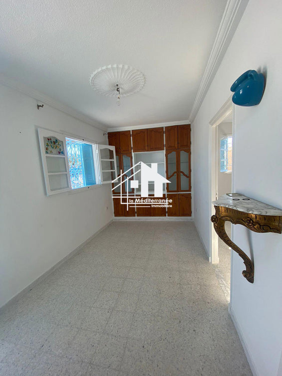 A louer étage de villa S+1 à ksar said pour filles