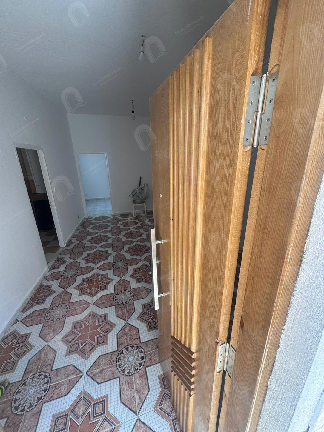 A louer un appartement S+2 au 1er étage