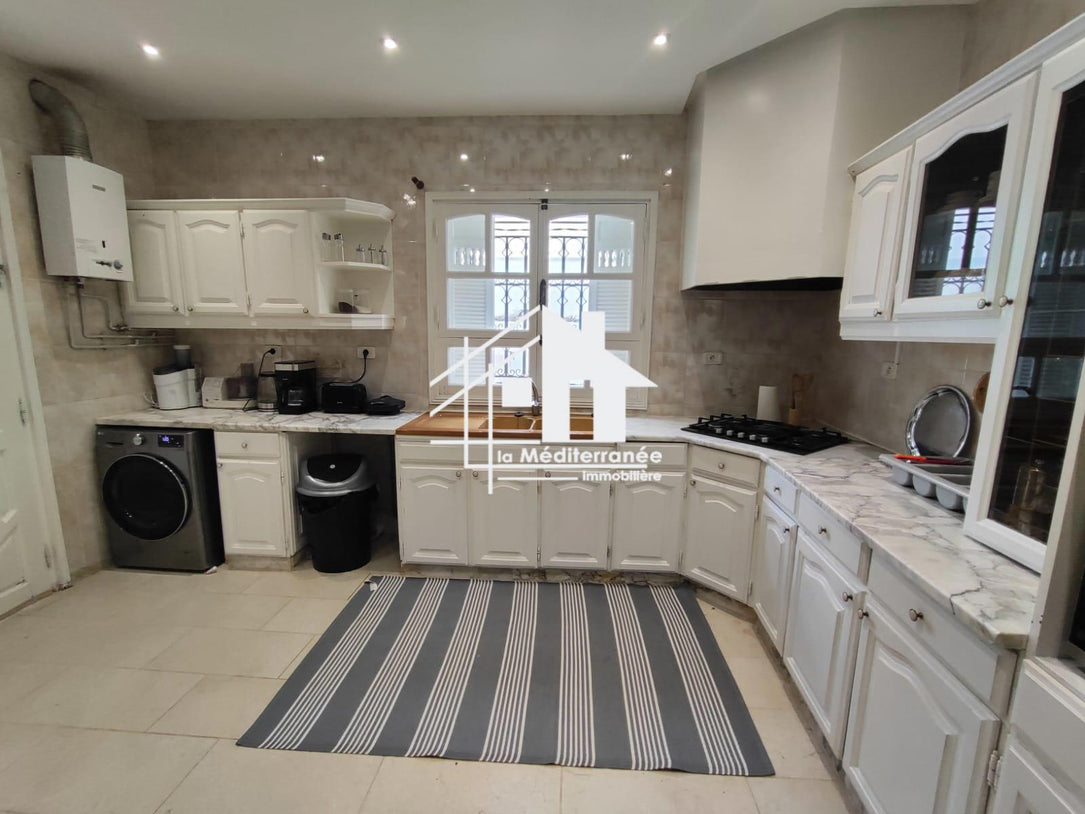 A louer une villa meublée à la soukra