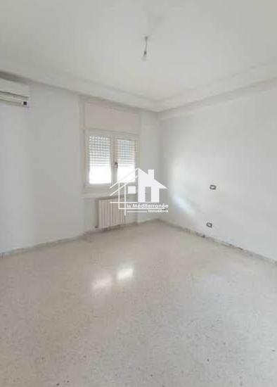 A louer appartement S+3 à Ennassr