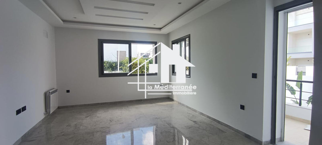 A louer un s+3 neuf avec jardin à chotrana1